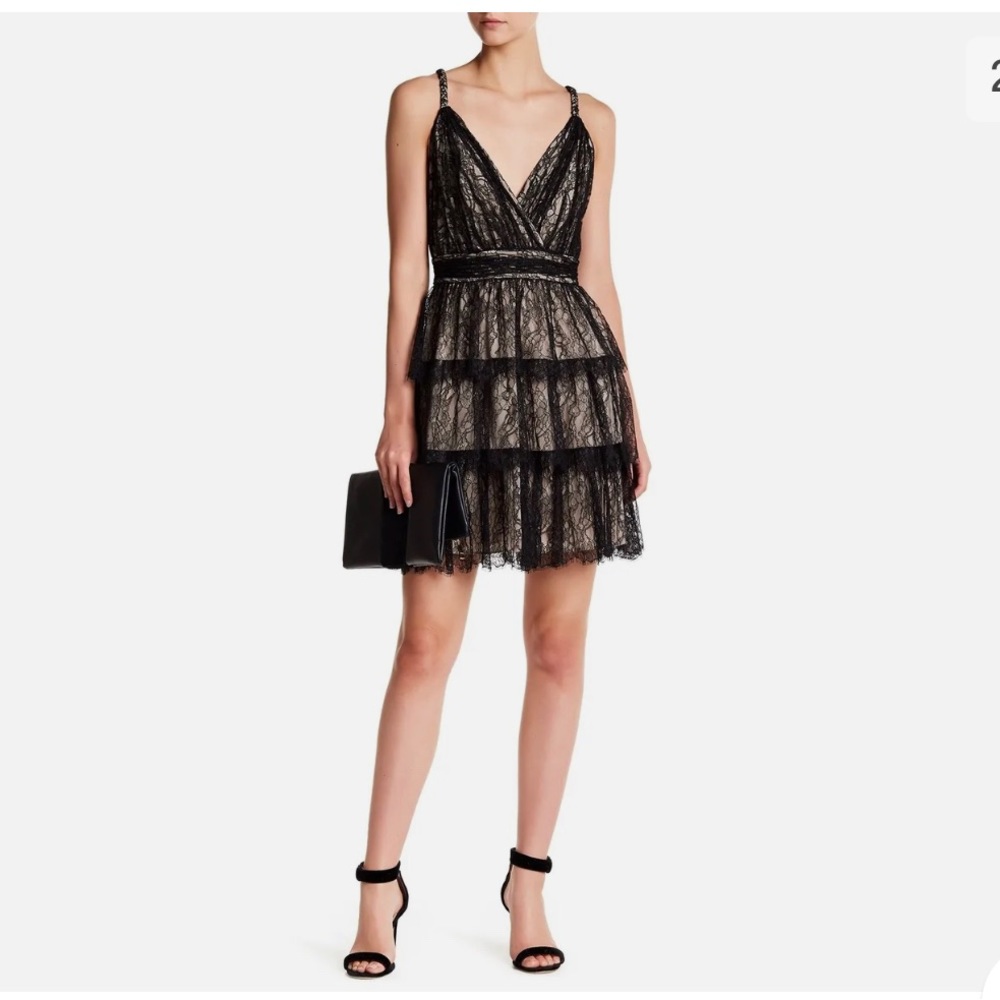 Alice & Olivia Cocktail Dress in Sesame & Black. Size 6, true to size. Worn once